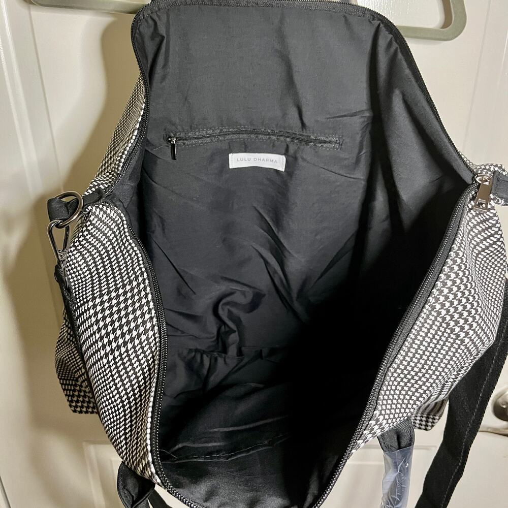 NWT Lulu Dharma Black White Plaid Frasier Weekender Bag - Picture 4 of 5